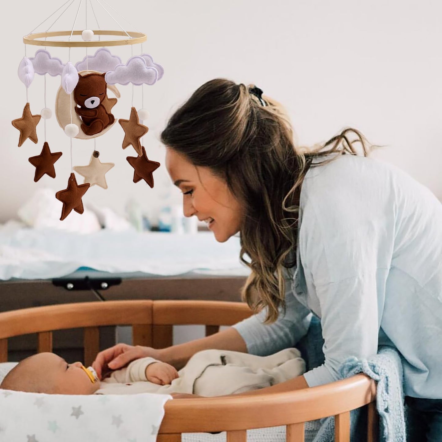 mobile pour bébé ours et lune