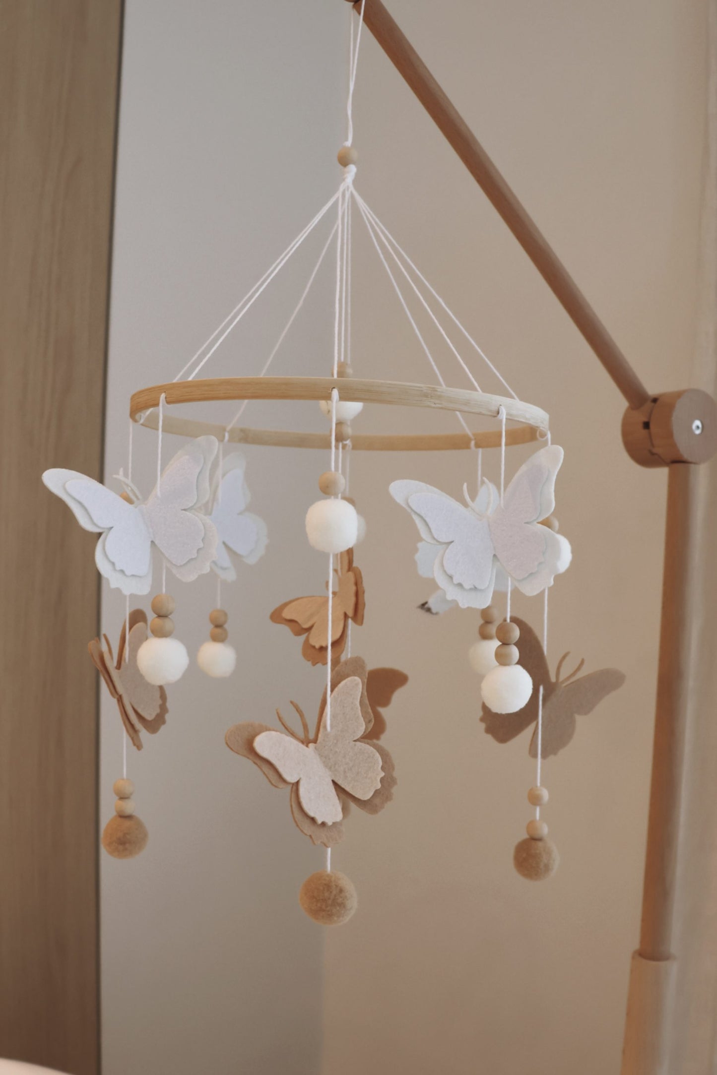Mobile Bébé en Bois fait main |  Création Belge Papillons Douceur™