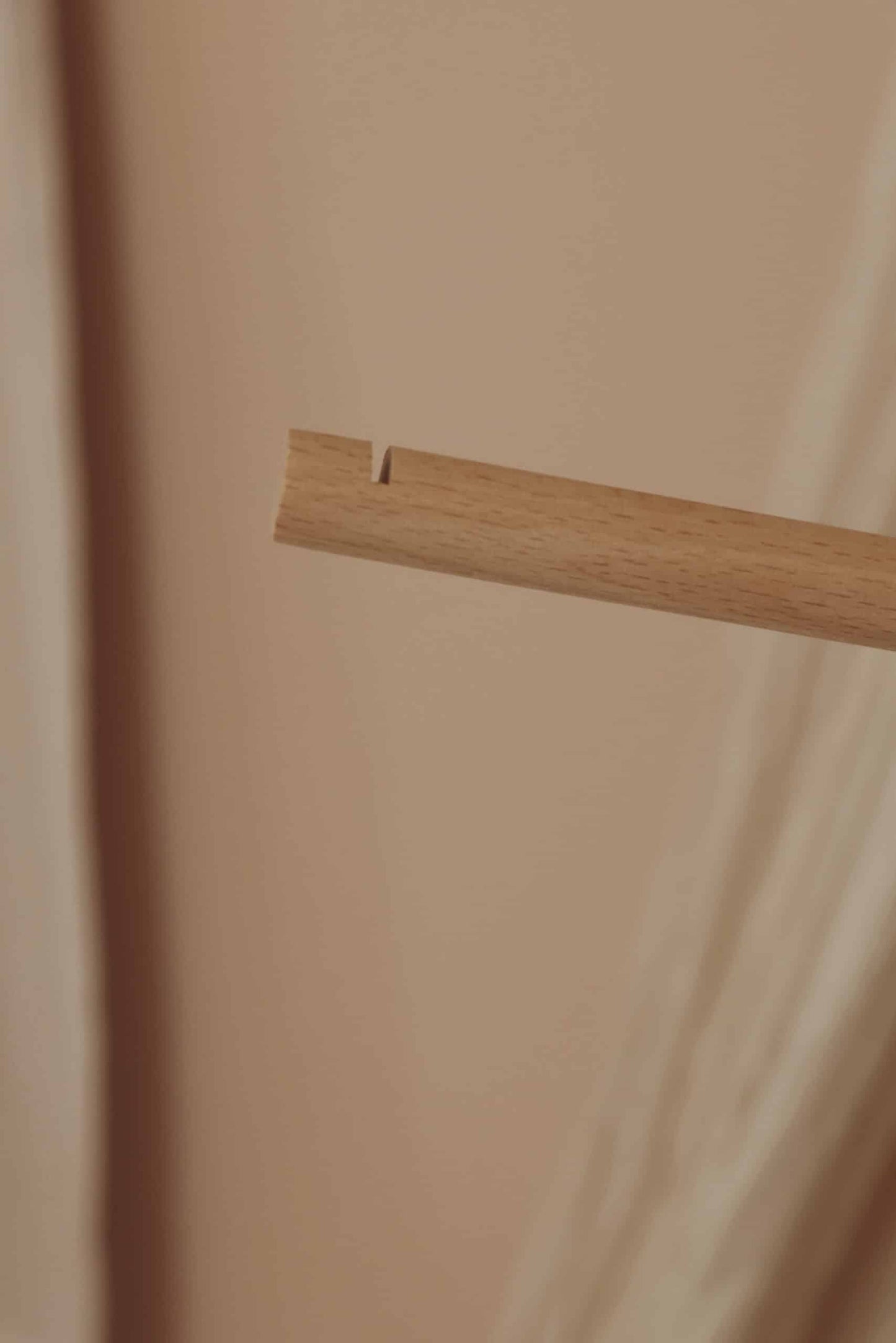 Support Mobile Bébé en Bois Naturel | 360 Universel™