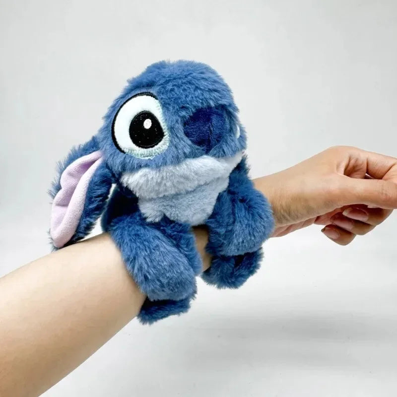 Peluche Stitch | Tour de bras amical™