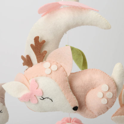 Mobile bébé | Cerfs et lapins dans les nuages™