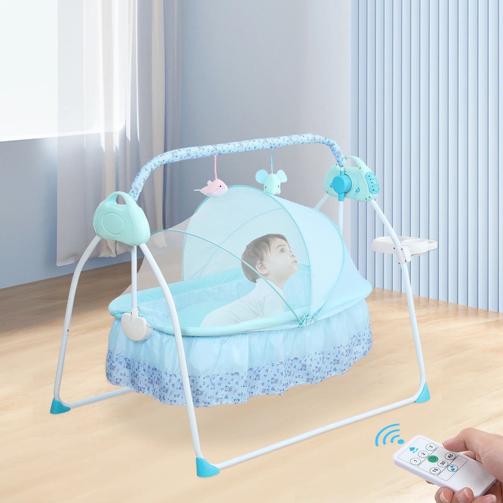 bebe dans berceau bleu