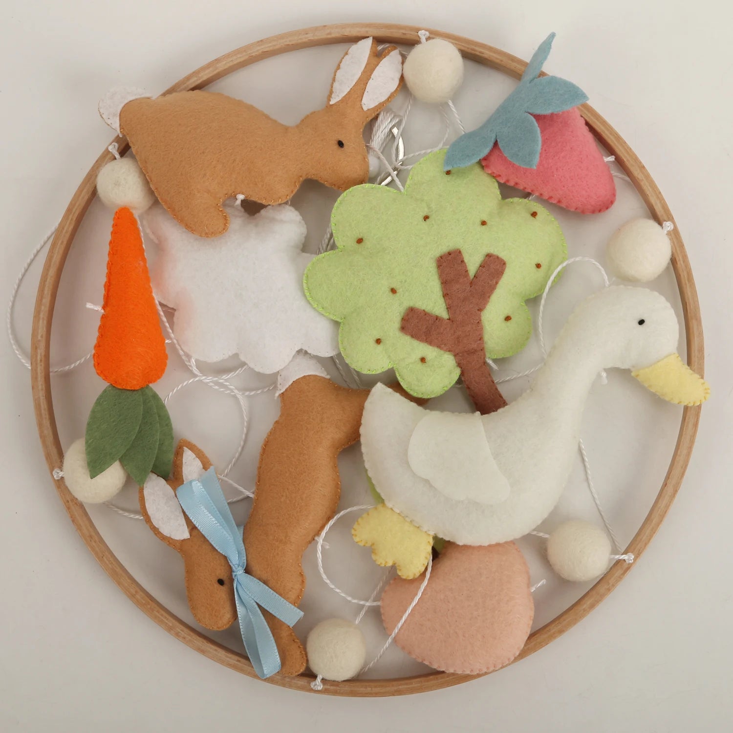 mobile bebe feutre motif animaux