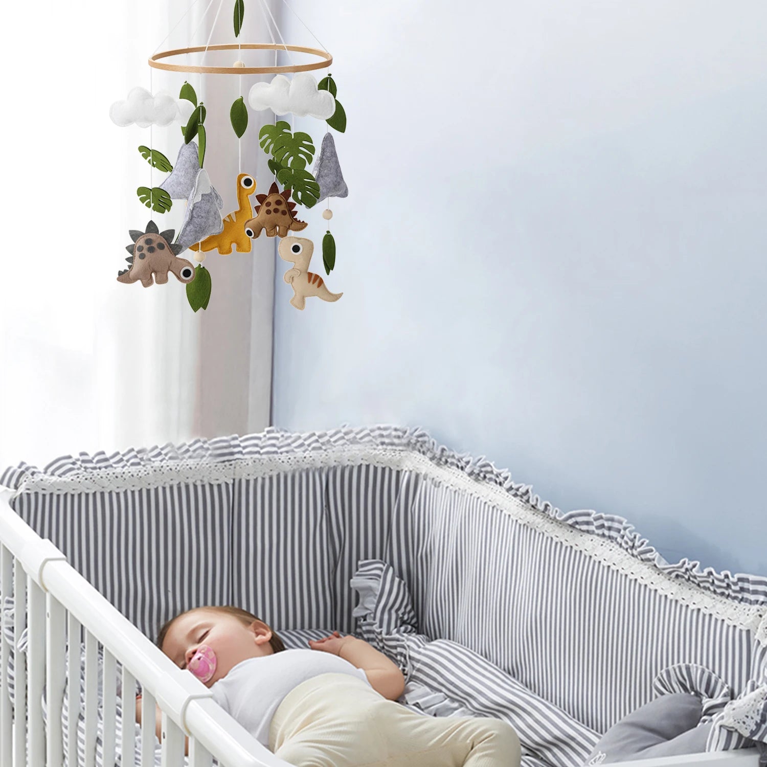 mobile pour bebe dinosaures