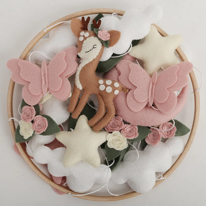 mobile pour lit bebe cerf et papillon