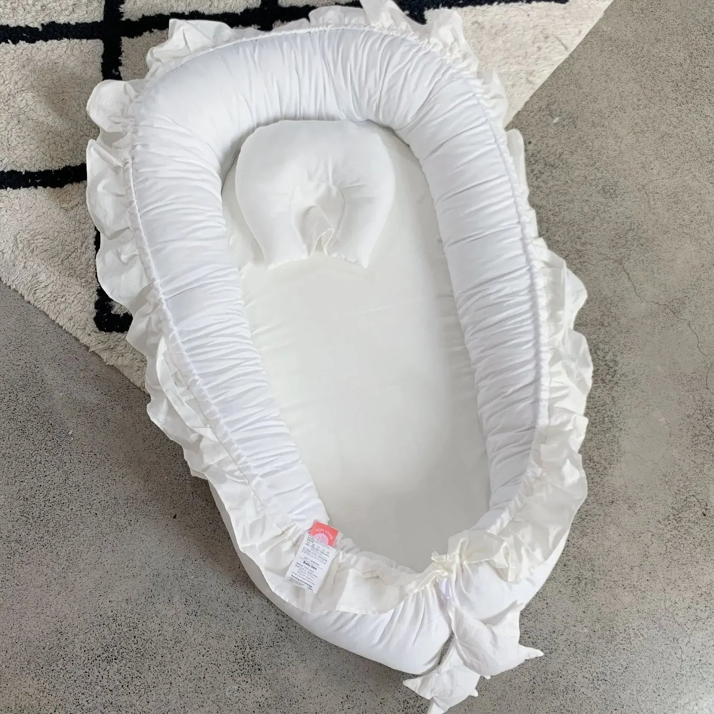reducteur-de-lit-bebe-blanc-evolutif