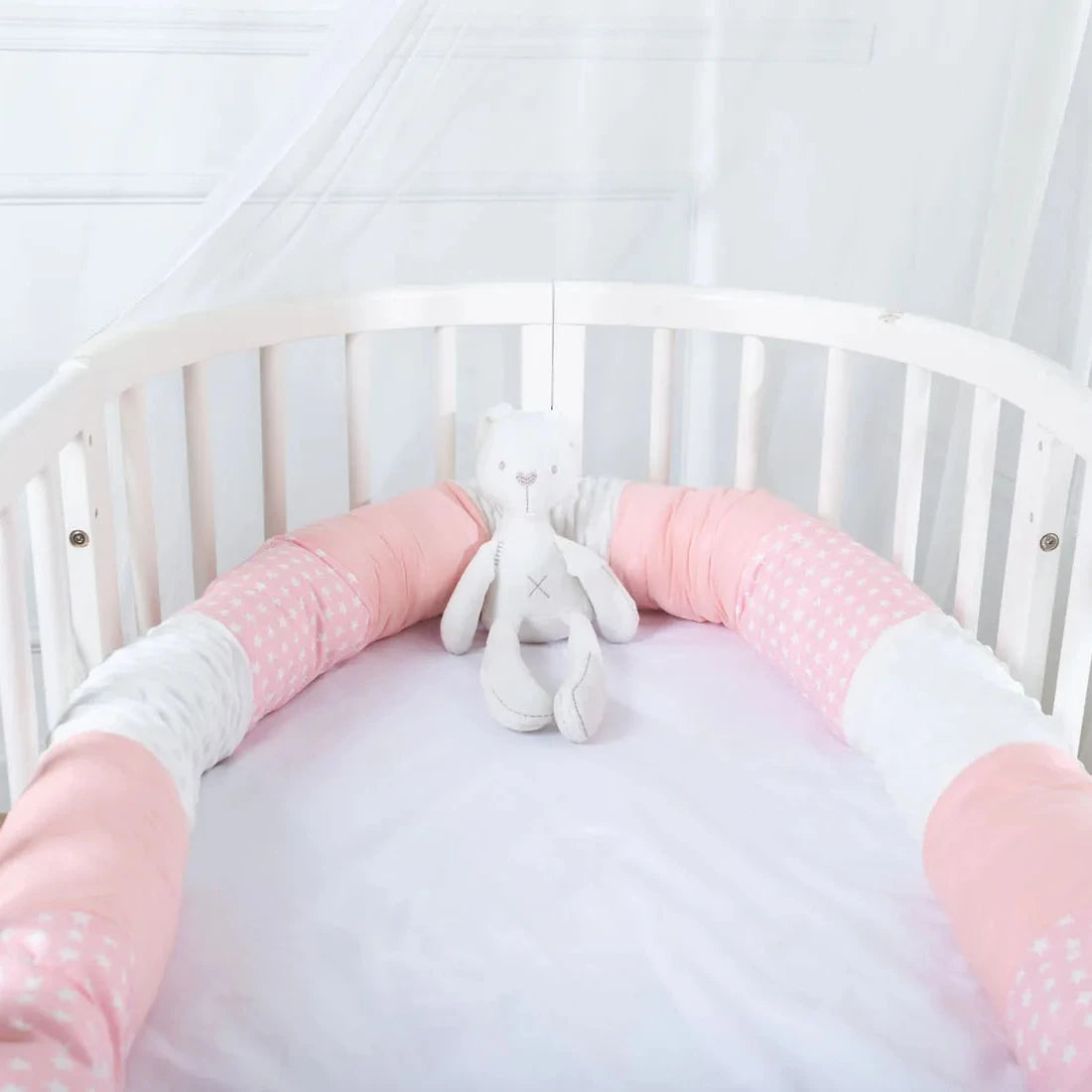 tour de lit bebe rose patchwork dans lit bebe