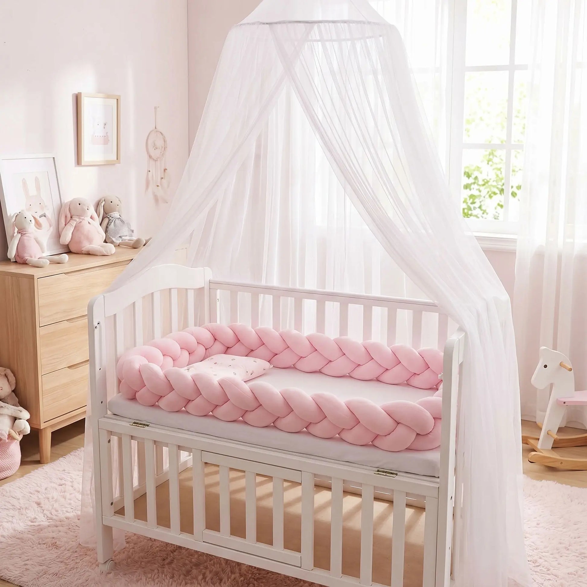 tour de lit tressé rose fille pour empêcher chocs